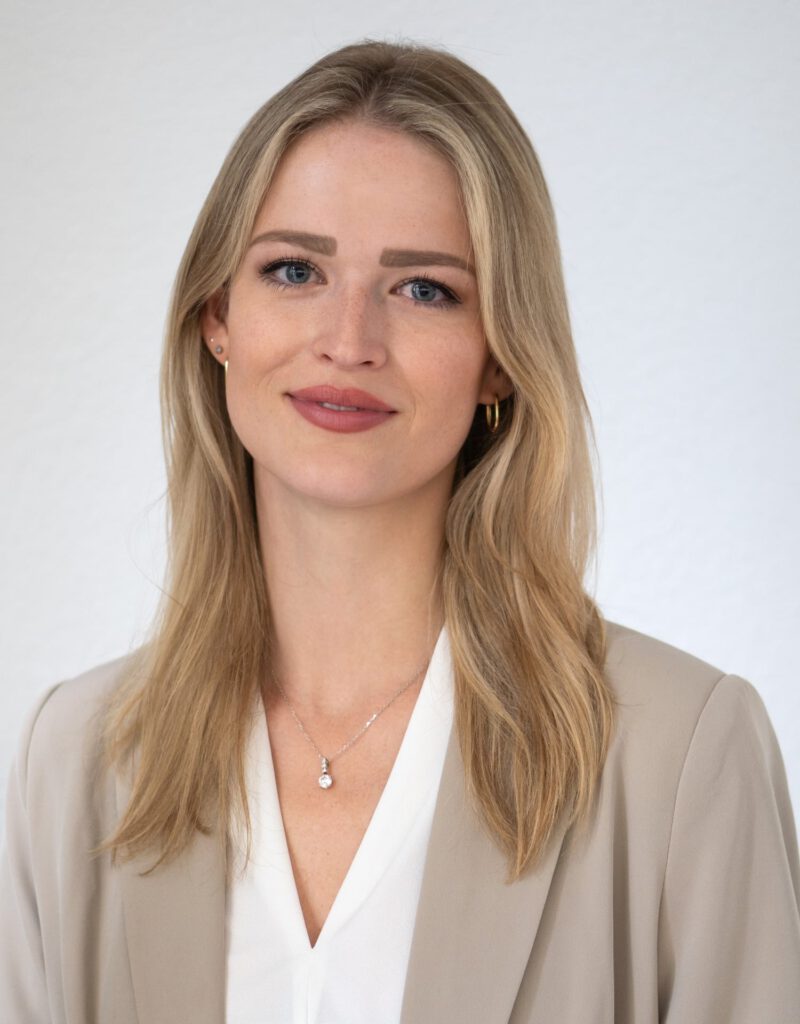 Simone Holl